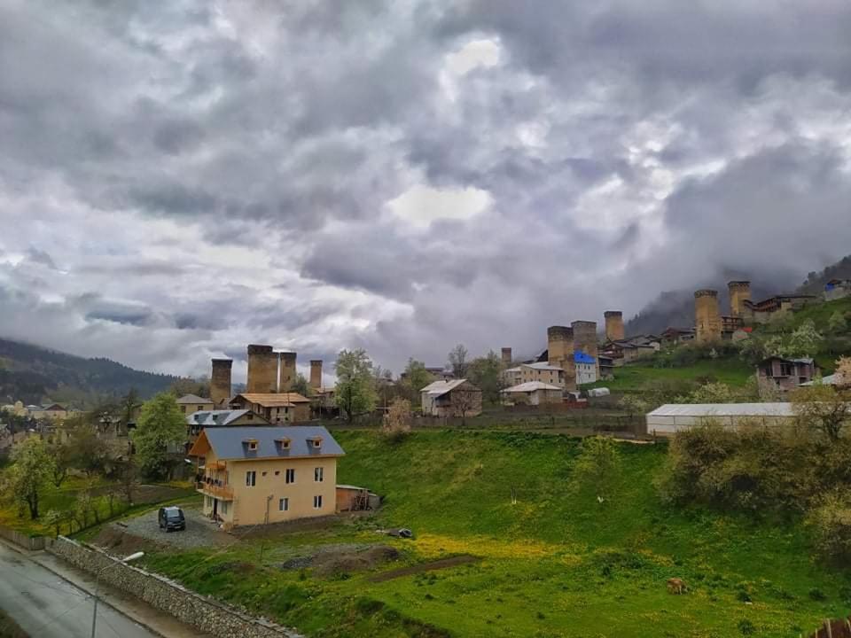 Tetne Qor Guesthouse Mestia Exterior foto